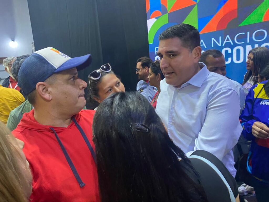 Profesionales y Técnicos delegación Zulia entregaron sus propuestas en la plenaria