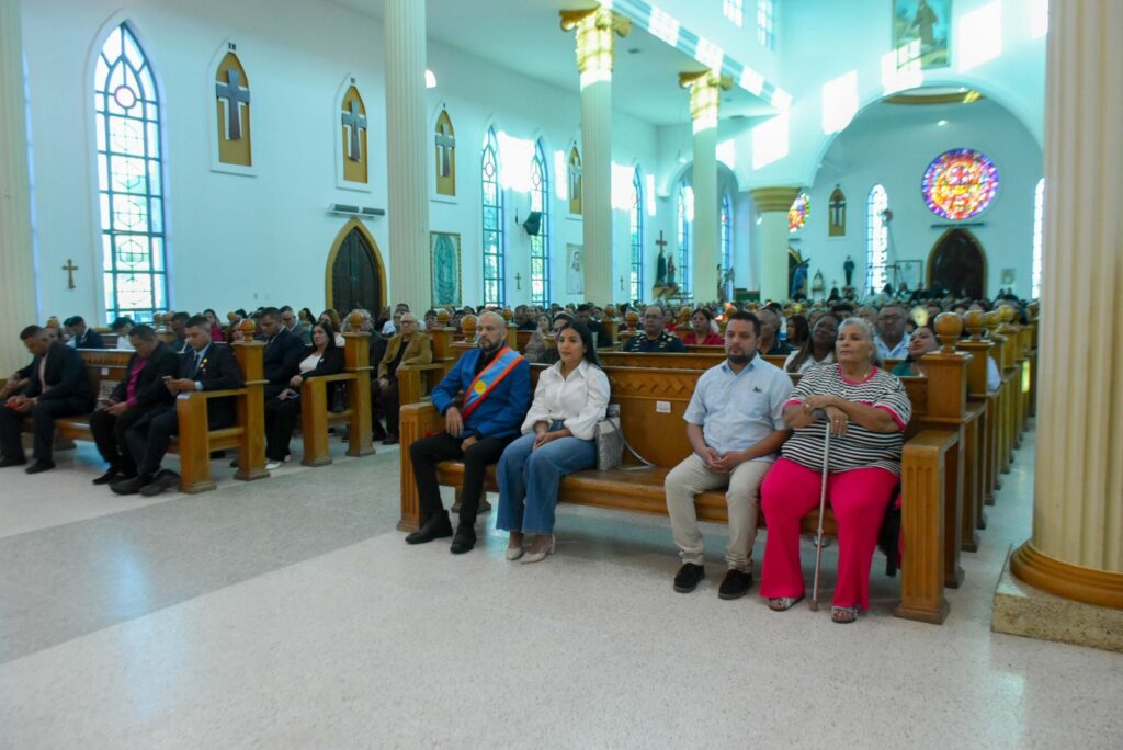 Alcalde Héctor Soto condecoró a “Ciudadanos Ilustres” en aniversario de San Francisco
