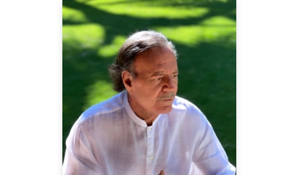 Julio Iglesias rompe el silencio y niega acusaciones de abuso: «Nunca he faltado al respeto a ninguna mujer»