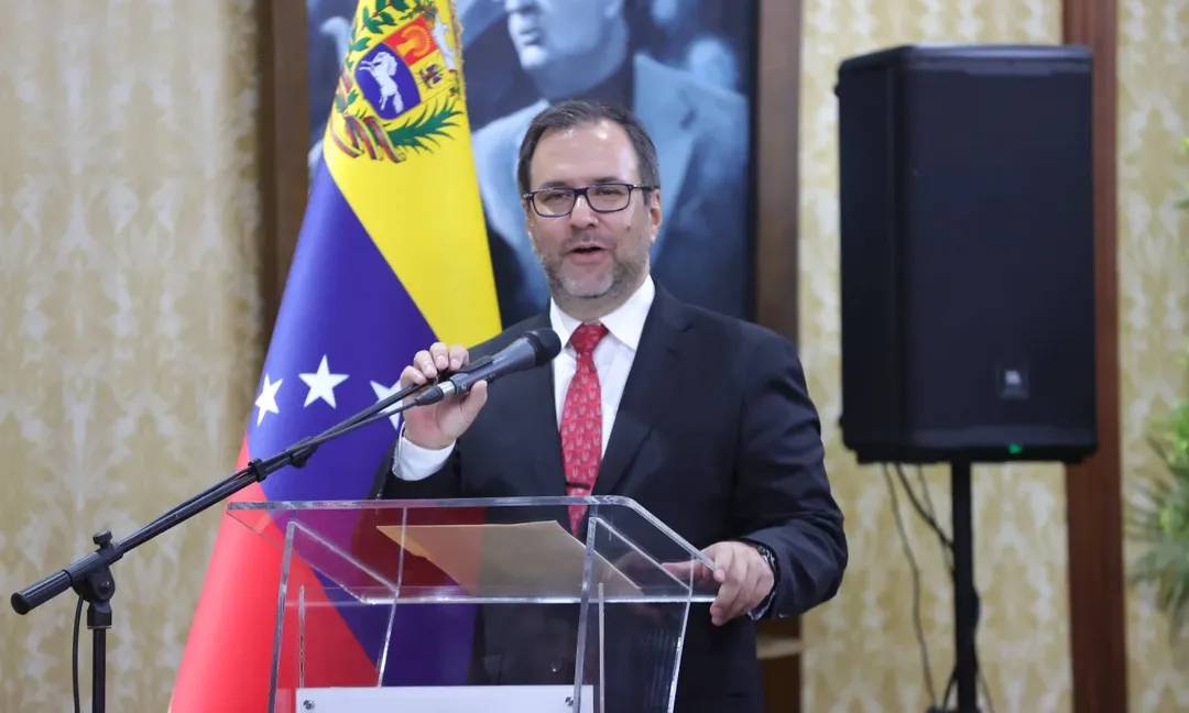 Canciller Gil recibe a Laura Dogu para avanzar en agenda bilateral con EE. UU