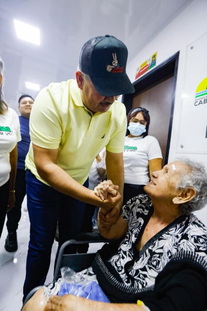 Ministro de Comunas junto al gobernador Caldera y el poder popular entregan el Centro Oftalmológico Miguel Lara de Cabimas