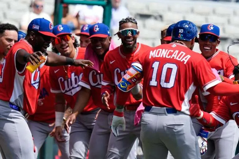 Cuba debuta con éxito ante Panamá en el Clásico Mundial