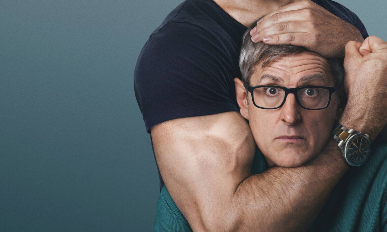 Louis Theroux disecciona la «Machosfera»: El nuevo documental de Netflix que alerta sobre el radicalismo digital masculino