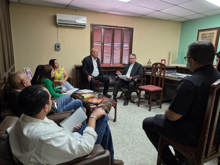 Ediles marabinos y arquidiócesis acuerdan fortalecer valores y convivencia ciudadana