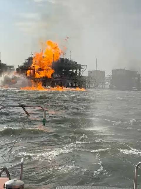 Explosión en planta lacustre deja 2 heridos en el Lago de Maracaibo