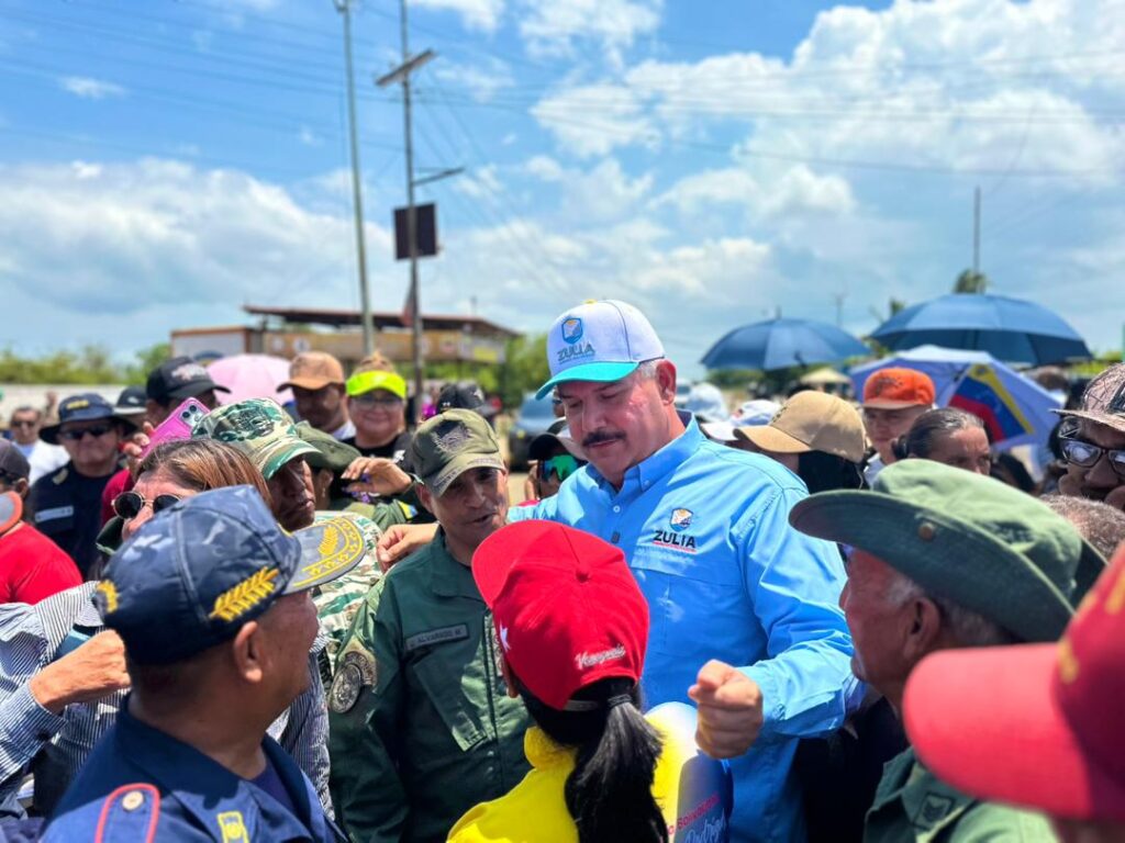 Gobernador Caldera encabeza jornada de asfaltado, servicios públicos y salud en Valmore Rodríguez