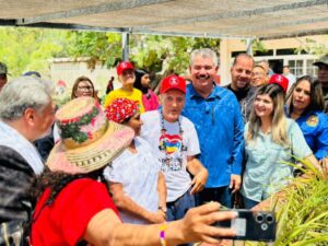Gobernador Luis Caldera inaugura espacios en el Centro Residencial Dr. Joaquín Esteva Parra para adultos y adultas mayores