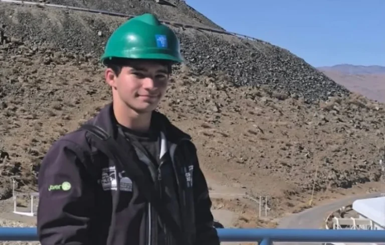 Pablo Waldrop conquista medalla de plata en prestigioso certamen de física