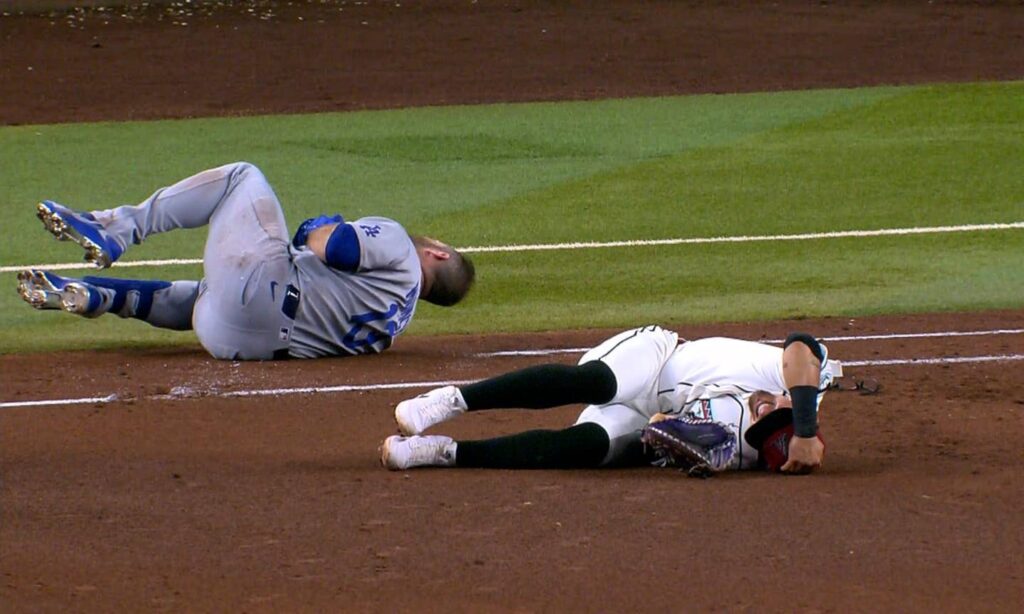 Alarma en las Mayores: Ildemaro Vargas y Max Muncy hospitalizados tras un violento choque en el terreno