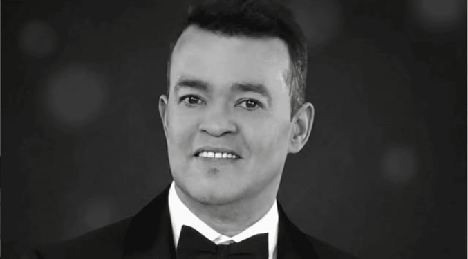 Muere el cantante dominicano Alex Bueno a los 62 años