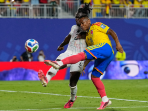 Colombia vence a Ghana y sella su boleto a octavos