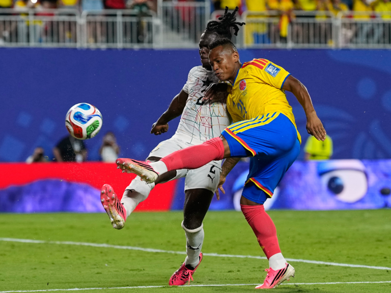 Colombia vence a Ghana y sella su boleto a octavos