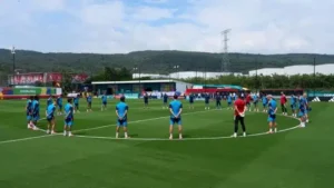 ​España honra a Venezuela antes de jugarse el liderato
